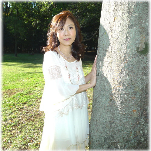 女性ジャズピアニスト 山岸笙子